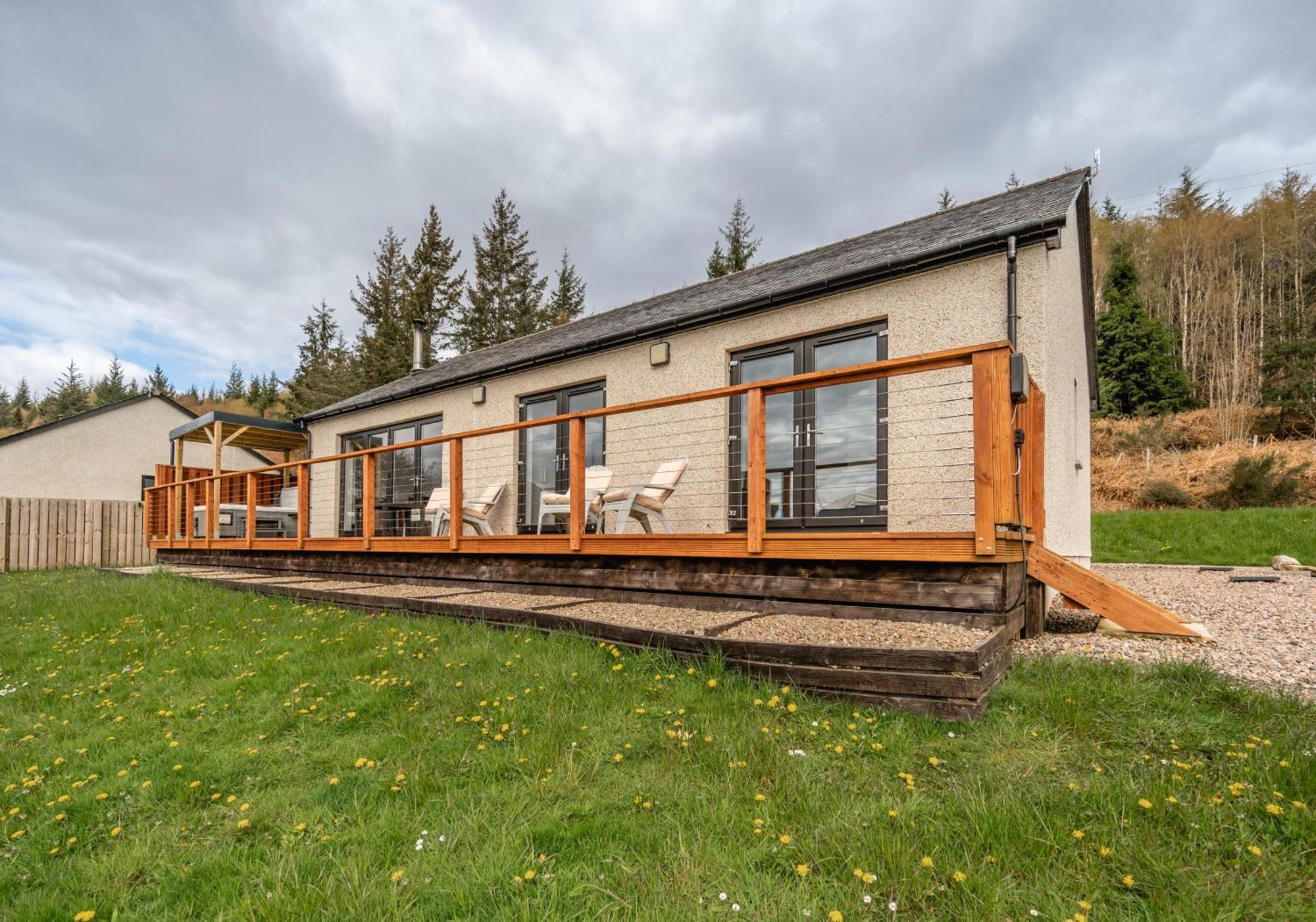 Shoreland Lodges - Holly Lodge Форт Аугустус Экстерьер фото